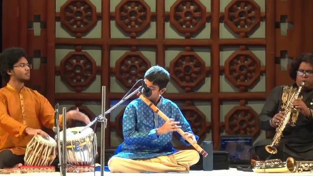 TRIO ... Raag-Yaman // Flute - Anirban Roy.. Saxophone - Gopal Das... Tabla - Nabagata Bhattacharje смотреть онлайн