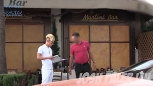 Богатый переоделся в бездомного и решил пообедать в дорогом ресторане (пранк)