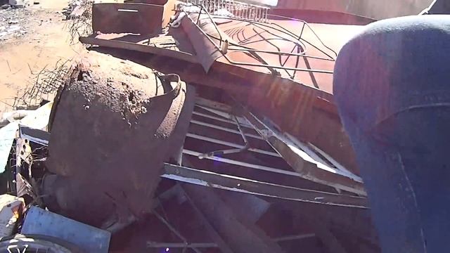 БАЙКЕРСКИЙ ТРИЦИКЛ ИЗ МЕТАЛЛОЛОМА. смотреть онлайн