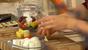 Маринованная фета в остром масле