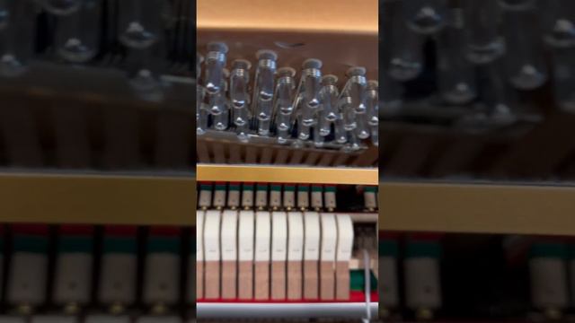 Акустическое пианино Ritmuller RSH121T - премиальный инструмент выполненный в особом строгом дизайн смотреть онлайн