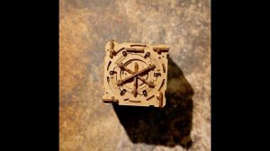 Cambridge Labyrinth CLUEBOX - Escape room in a box