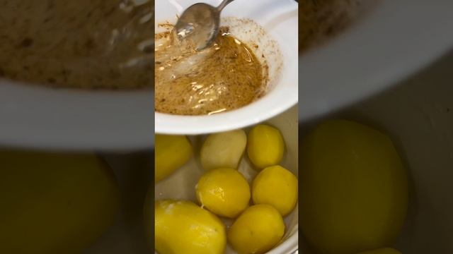 Картошка с беконом в духовке