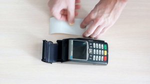 Замена чековой ленты на POS терминале Verifone vx675