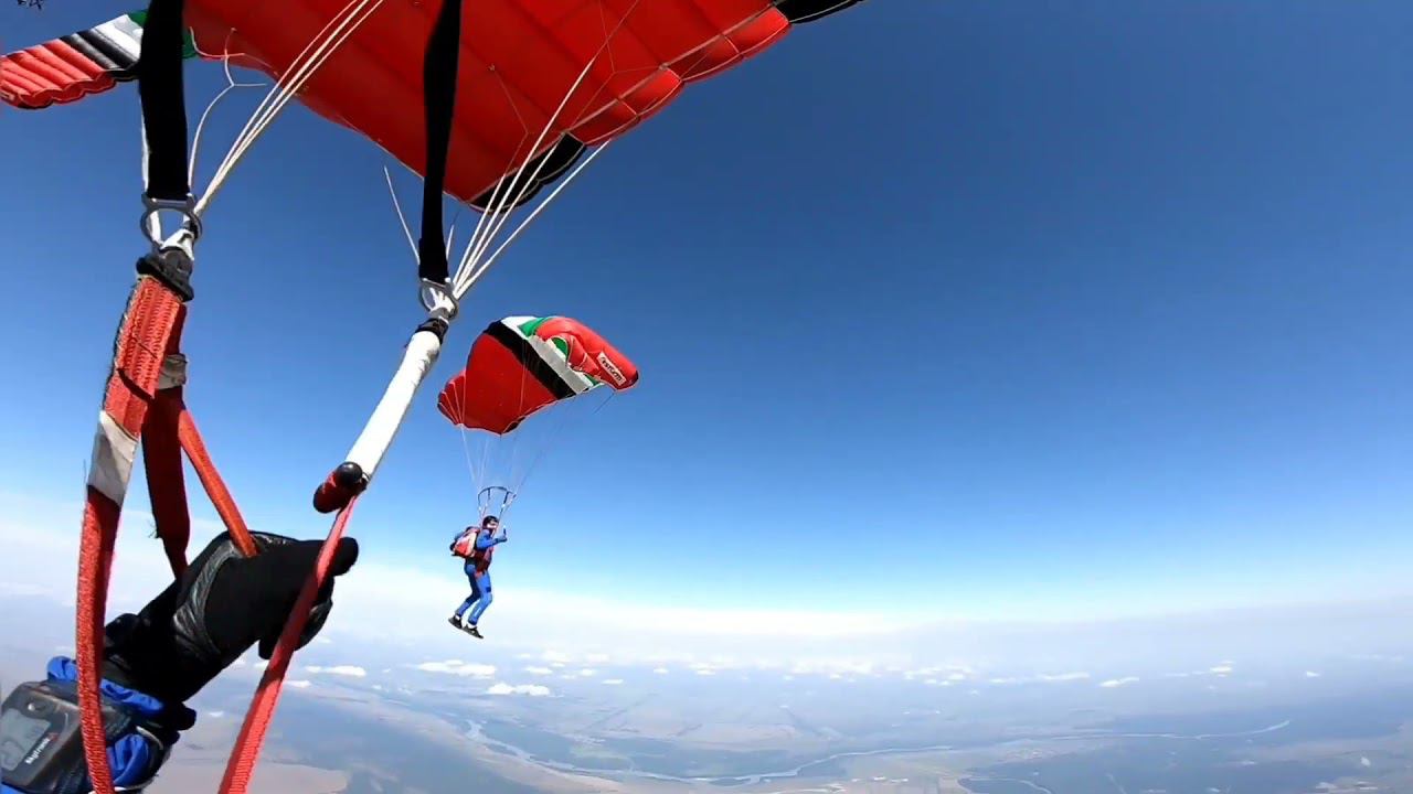 CRW 4-way SEQUENTIAL // The Most Extreme Skydivers // Canopy Relative Work смотреть онлайн