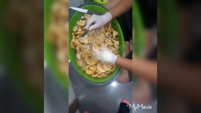 Чистим грибы смотреть онлайн