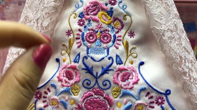 BARBIE DIA DE LOS MUERTOS 2020 Unboxing revision Mattel ► Juegos Juguetes y Coleccionables смотреть онлайн