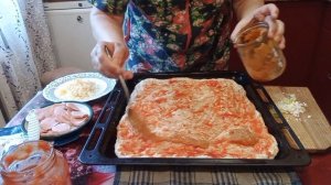 Вкусная сочная овощная пицца