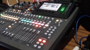 Behringer X32 compact