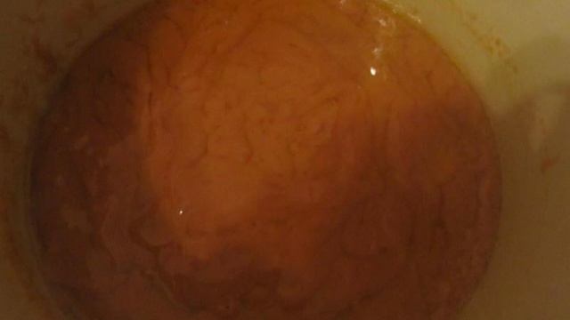 Сладкая колбаска из кукурузных палочек