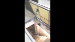 Установка подъемника на напольный люк