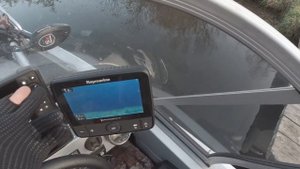 Два эхолота Lowrance 12 и Raymarine 7 на Волжанке 46 фиш