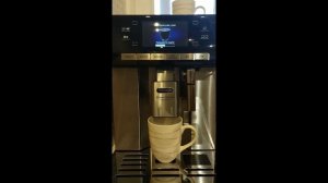 Приготовление кофе LONG в кофемашине DeLonghi ESAM6904 M