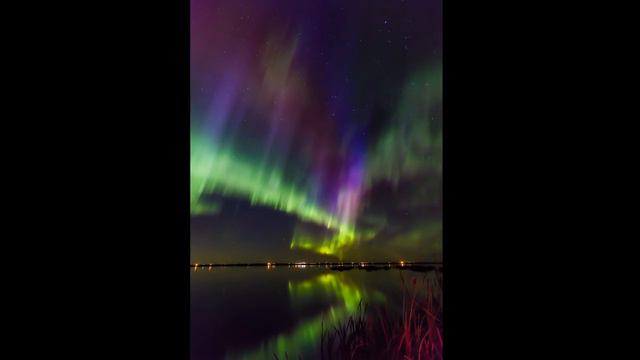 Northern Lignts Timelapes and Milky Way near Frank Lake смотреть онлайн