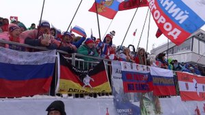 Российские болельщики поют "Катюшу" на трибунах Хохфильцена