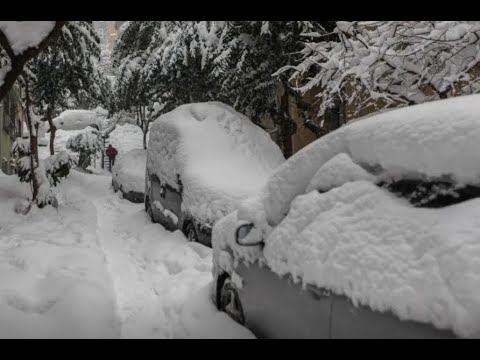 Движение на юге Турции парализовал самый мощный за 50 лет снегопад