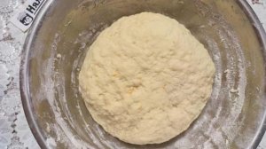 Сдобный рулет на молоке с тремя начинками в духовке