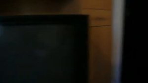 Просмотр телевидения через один кабель со спутниковой антенны на двух телевизорах.