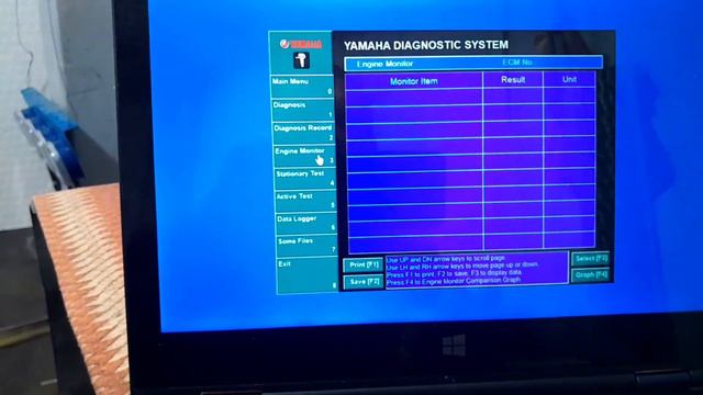 Yamaha F30 смотреть онлайн