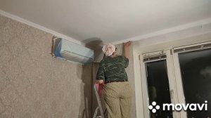 Как выровнять угол гладилкой, правилом и угловым шпателем и наклеить обои