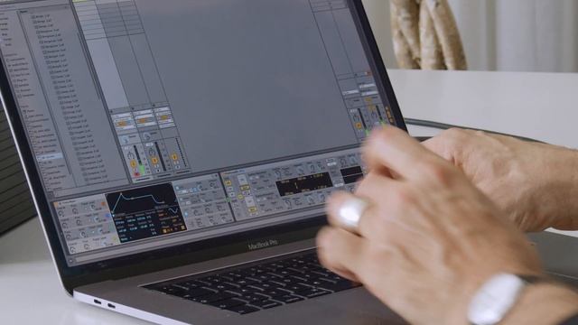 Ableton Live PitchLoop89 Masterclass With Robert Henke Pt 1 смотреть онлайн