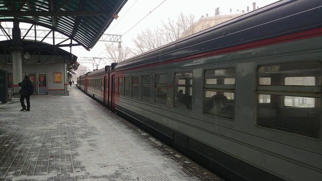 Электропоезд ЭД4М-0165 платформа Электрозаводская