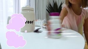 Макс и Катя купают собачку