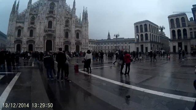 3. На главной площади Милана Дуомо смотреть онлайн