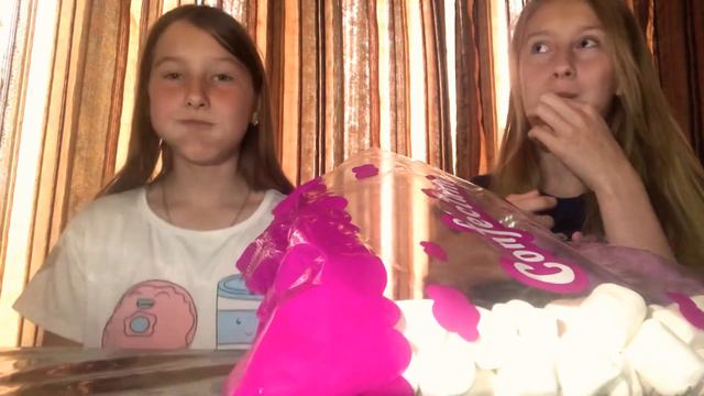 Кто сколько засунет зефира в рот смотреть онлайн