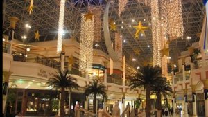 Молл Эмиратов