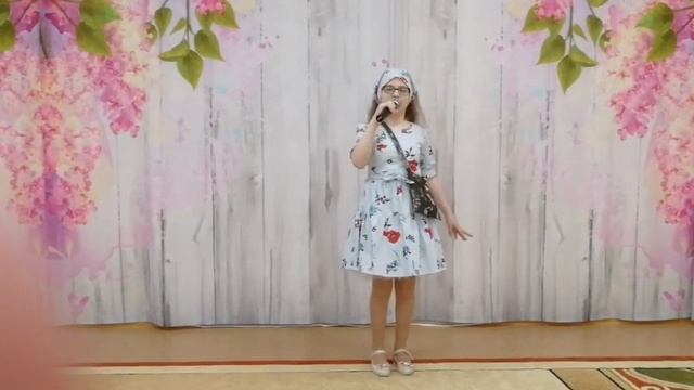 Пудовкина Виктория,12 лет, Стихи о почтальонке - Т. Черновская смотреть онлайн