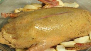 Утка фаршированная яблоками,апельсинами и черносливом