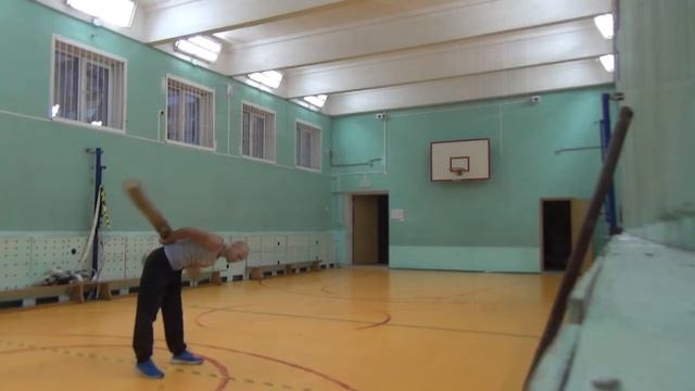 Упражнения с бревном