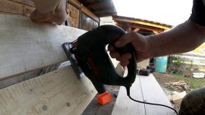 САДОВАЯ СКАМЕЙКА ИЗ МАССИВА БРЕВНА И ДОСОК
