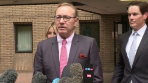 Актер Кевин Спейси расплакался, услышав оправдательный приговор присяжных