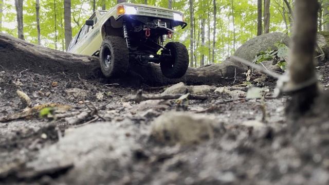 '85 4Runner Adventure #1 - STUCK / RC4WD 1985 Toyota 4Runner / WINCH RECOVERY / RC CRAWLER смотреть онлайн