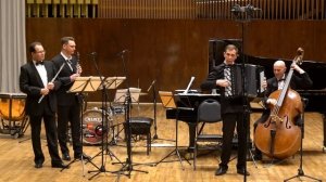 В. Фьорино - "Грустная канарейка"