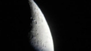 Луна через телескоп (Sky-Watcher BK P2001EQ5, Canon PS A610)