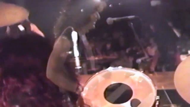 ALIEN "Too Far Gone" (Baby's cover) смотреть онлайн