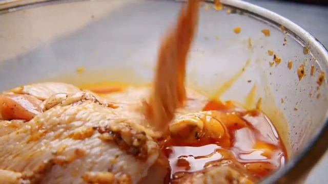 Как приготовить бедрышки в духовке. Рецепт с лавашом. смотреть онлайн