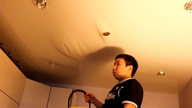 Слить воду с натяжного потолка смотреть онлайн