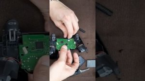 разбор + чистка dualshock 4 краткая инструкция, (ps4 , геймпад ремонт стика ).mp4