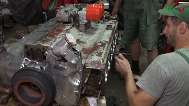 Remont Ursusa 1204 de luxe: #12 Pęknięta miska olejowa смотреть онлайн