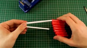 Как сделать пистолет из Бумаги, который СТРЕЛЯЕТ!
