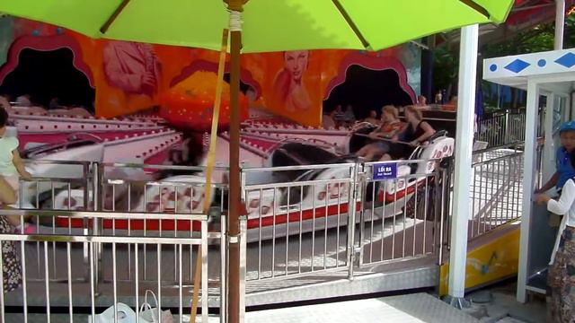 Вьетнам Нячанг Vinpearl Карусель. Весёлые китайцы смотреть онлайн