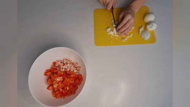 Очень вкусный и быстрый салат с крабовыми палочками и сухариками #салатрецепт #быстрыйсалат #едада смотреть онлайн