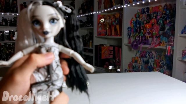 Удушила Удава ради куртки?Shadow High Heather Grayson смотреть онлайн