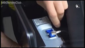 Removing the Mercedes-Benz Radio Display - A Comprehensive Guide (W205, W253)