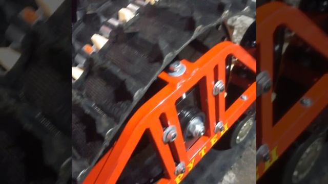 Вставляем заглушки 20×40 в концы профильных труб , чтоб коррозии не было со временем . смотреть онлайн