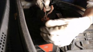 зарядка АКБ BANNER женскими руками☚ ✪ ★